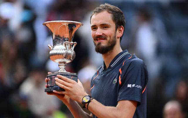 张奔斗：梅德维德夫——从红土天残到“红土专家”