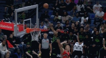 vip注册地址-直接上看台！米西贴防迪克暴起大帽扇飞后者上篮