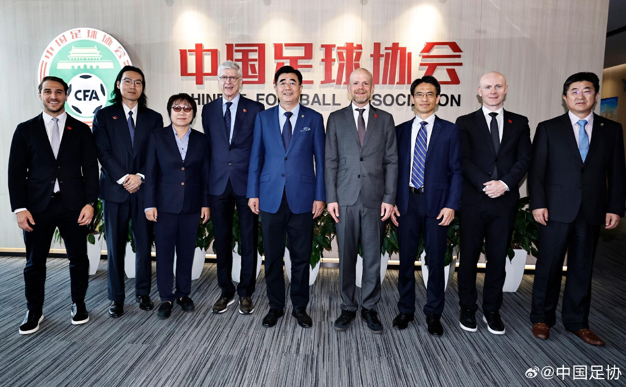 体育挑战-FIFA秘书长、温格一行到访中国足协，考察国家足球青训中心
